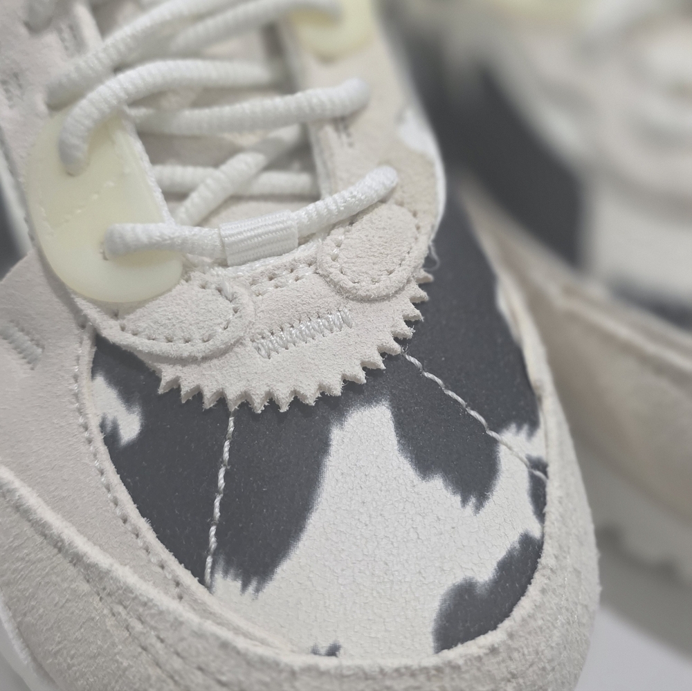 Nike Air Max 90 Futura Cow Print Women's - Picture 6 of 8